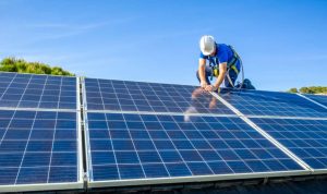 Installation et mise en production des panneaux solaires photovoltaïques à Saint-Philippe